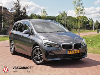 BMW 2-serie Tourer 216i 7p. High Executive | Head-up display | Trekhaak | Cruise Control | Parkeersensoren |