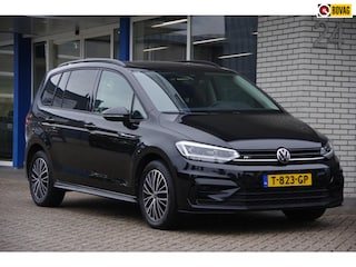 Volkswagen Touran 1.5 TSI Highline/R-line 7p Trekhaak Panorama Stoelverwarming