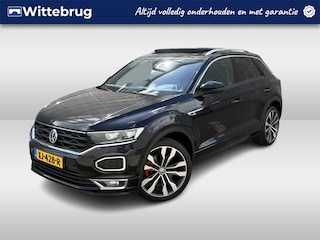 Volkswagen T-Roc 1.5 TSI R-line / Digitaal dashboard / Navigatie / Trekhaak / Bearlock / Suzuka 19 inch velgen / **