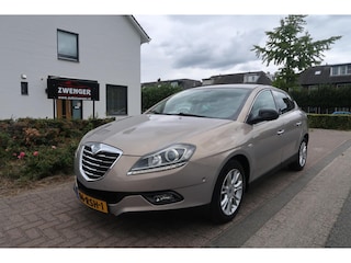 Lancia Delta 1.4-16V Gold NAVIGATIE|BLUETOOTH|CRUISECONTROL|1E EIGENAAR|PDC|GOED ONDERHOUDEN