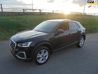 Audi Q2 35 TFSI benzine airco ecc panorama dak Leder bekleding 63.000km