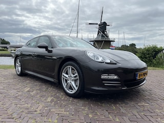 Porsche Panamera 3.6 4 Origineel NL / Luchtvering / Leder / Xenon / Stoelverwarming / Carbon Gray