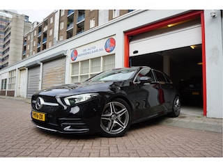 Mercedes-Benz A-klasse 200 Business Solution AMG Night Upgrade | Augmented Reality | Sfeerverlichting Plus | AMG Aerodynamica | AMG Sportinterieur | Widescreen | Diamond grille | Cruise + Lane departure | Stoplichtcamera