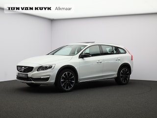 Volvo V60 2.0 T5 Polar+ / Lederen bekleding / Schuif-kantel dak / Standkachel / Elektrisch bedienbare voorstoelen / Trekhaak / Cruise controle / Parkeercamera achter /