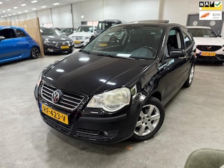 Volkswagen Polo 1.4-16V Trendline / NIEUWE APK / IJSKOUDE AIRCO / RIJDT SCHAKELT GOED