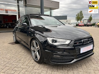 Audi A3 Sportback 2.0 TDI 184PK, 3x S-Line, Navigatie, Panodak, 19", Trekhaak, Xenon, Camera, Half leer,etcetc