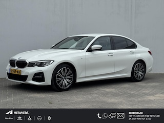 BMW 318i High Executive / Apple Carplay/Android Auto / Achteruitrijcamera / Stoelverwarming / Cruise control