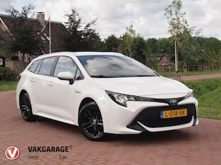 Toyota Corolla Touring Sports 1.8 Hybrid Black Style-pakket | 17 Inch | Camera | Apple Carplay | Cruise Control | NL-Auto |