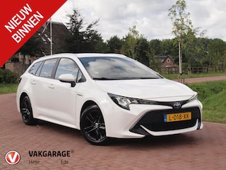 Toyota Corolla Touring Sports 1.8 Hybrid Black Style-pakket | 17 Inch | Camera | Apple Carplay | Cruise Control | NL-Auto |
