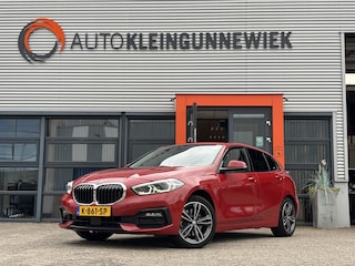 BMW 118i Executive Sportline / Schuifkanteldak / Harman Kardon Audio / Camera / Stoel en Stuurverwarming /