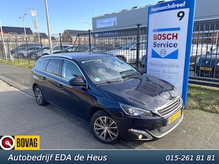 Peugeot 308 SW 1.2 PureTech Blue Lease Premium met o.a. pano dak, navi, LED, camera, etc.