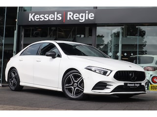 Mercedes-Benz A-klasse 200 AMG Night CarPlay Camera Stoelverwarming LED