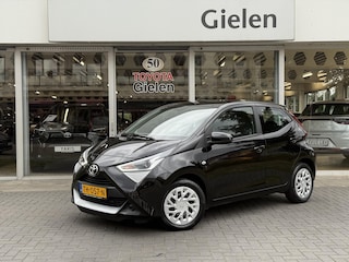 Toyota Aygo 1.0 VVT-i X-Play Automaat | Eerste eigenaar, Apple CarPlay/Android Auto, Parkeercamera, Airco, In hoogte verstelbare stoel