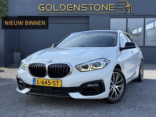 BMW 118i High Executive 1e Eigenaar,Automaat,Camera,Keyless,Navi,Dealer Onderhouden,141pk,Lm velgen,Pdc V+A,Stoelverwarming,Stuurverwarming,Sportstoelen,Apk tot 07-2026
