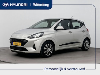 Hyundai i10 1.0 COMFORT | NAVI via APPLE CAR PLAY & ANDROID AUTO | TREKHAAK voor FIETSENDRAGER | AIRCO | CRUISE | BLUETOOTH | STOOTSTRIPS | FABRIEKSGARANTIE GELDIG T/M 1-2029! |