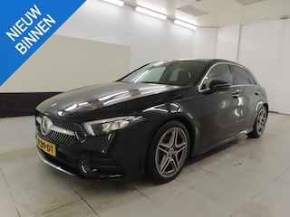 Mercedes-Benz A-klasse 180 AMG LINE I SCHUIFDAK I SFEERVERLICHTING I APPLE CARPLAY I ACHTERUITRIJCAMERA
