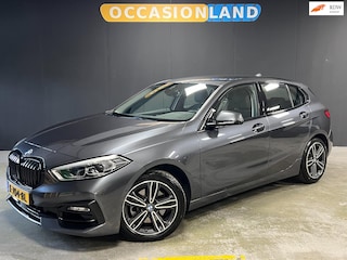 BMW 118i Executive M-Edition AUT|CARPLAY|CAMERA+PDC