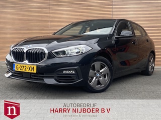 BMW 118i Executive Edition Lm velgen / Navigatie / Carplay