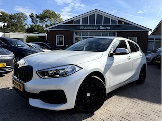 BMW 118i 140pk Automaat 19''Lmv, Navi,