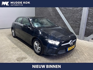 Mercedes-Benz A-klasse 200 Business Solution Plus Upgrade | Panoramadak | Trekhaak | Camera | DAB | Apple Carplay