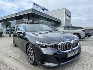 BMW i5 eDrive40 M Sport Edition 84 kWh Pano/dak, aut cruise, leer 360 camera,
