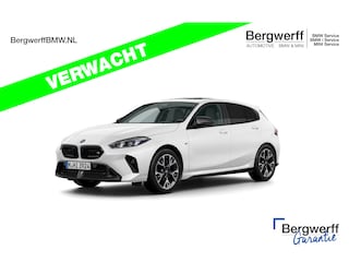 BMW M135 xDrive - Pano - Trekhaak - Head-Up - Harman Kadon - Driving Ass
