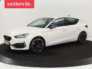 Cupra Leon 1.4 eHybrid VZ | 245pk | Stoel & stuurverwarming | Carplay | Camera | Adaptive cruise | Navigatie | Sfeerverlichting | Keyless | Sportstoelen | PHEV | Plug In