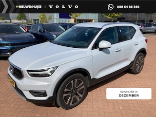 Volvo XC40 1.5 T3 Momentum Pro | Trekhaak | Camera | Keyless | Stuur/Stoelverwarming | Adaptieve Cruise |