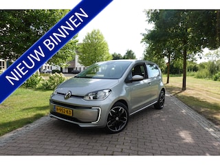 Volkswagen Up | DAB | 16 INCH | Camera | Stoelverw. | Voorruitverw. | Cruise Control |