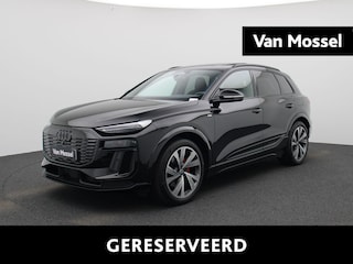 Audi Q6 e-tron S edition quattro 100 kWh l Adaptive cruise control l MMI experience pro l MMI-bijrijdersscherm l Glazen panoramadak l S-sportonderstel l RS Carbon Styling Pack l Autom. airconditioning 3 zones l Matrix-functie l Stoelverwarming voor en achter l Omgevingscamera's l Elektrisch instel. voorstoelen l Geheugen best.stoel + spiegels l Stuurverwarming l Apple Carplay / Android Auto l Lichtpakket plus ambient light l Trekhaak, mechanisch draaibaar l Audi drive select l Alarm Klasse III l Warmtepomp
