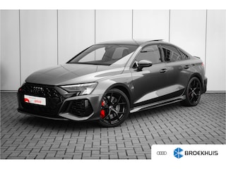 Audi A3 Limousine RS3 2.5 TFSI RS 3 quattro 400 pk | RS-sportuitlaatsysteem | Progressieve besturing | Head-up display | Panorama-dak | Comfortsleutel | Assistentiepakket en MMI nav+ | Elek. instelb. bestuurdersstoel