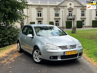 Volkswagen Golf 1.6 FSI Trendline
