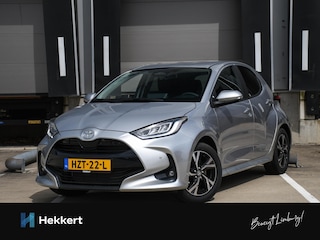 Toyota Yaris Dynamic 1.5 Hybrid 115pk Automaat 16''LM | STOELVERW. VOOR | ADAPT. CRUISE | DAB | PDC + CAMERA