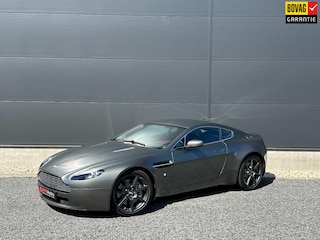 Aston Martin Vantage 4.3 V8 Handegeschakeld | Leder | Elektrische stoelen | Uniek in Nederland