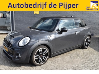 Mini Mini 2.0 Serious Business | Pano.dak | Leder | Stoelverwarming | LED | JCW uitlaat | LM-Velgen