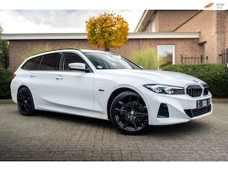 BMW 3-serie Touring 320e MY 2023 204 PK 1e Eig Dealer o.h Carplay LED Head-Up 17''