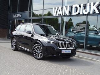 BMW X1 xDrive25e M Sportpakket Shadow-line Adaptief M-onderstel Sportstoelen Driving Assistant Plus Luxury Dashboard 18" LM Velgen