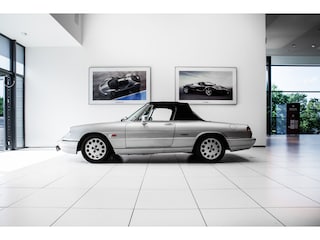 Alfa Romeo Spider 2.0