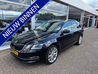 Skoda Octavia Combi 1.0 TSI Greentech Style Business | 2e eigenaar | Automaat | Panoramadak | Cruise control | Navigatie | Airco | Trekhaak | ParkPilot | APK tot 06-07-2026 | NAP |