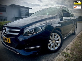 Mercedes-Benz B-klasse 200 d Business Solution, NIEUWSTAAT, AUTOMAAT, LAGE KM, NAP, DEALERONDERHOUDEN, NIEUWE APK, BOEKJES AANWEZI