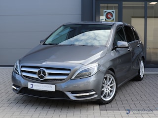 Mercedes-Benz B-klasse 180 | Sport | Airco | Bi_Xenon | Cruise Control | Navi | Spiegel Pakket | 17" LM Velgen | Trekhaak |