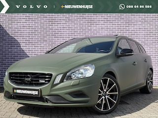 Volvo V60 3.0 T6 AWD R-Design 6 Cilinder! | 306PK! | Uniek! | Sport uitlaat systeem | camera | Schuif kantel dak | Actieve bocht verlichting | Bi xenon koplampen | verwarmde voorstoelen | bestuurder stoel met memory |