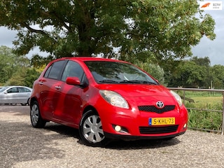 Toyota Yaris 1.3 VVTi Comfort | Keyless + Clima + 5 deurs nu €3.975,-!!