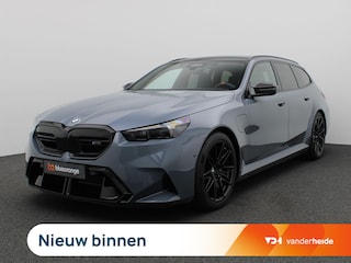 BMW 5-serie Touring M5 782PK AUT. Keramische remschijven, Panoramadak, Head-Up Display, Adaptieve Cruise Controle, Keyless, Side Assist, M-Drivers Pack, Bower&Wilkins Audio, Comfort Pack, Trekhaak, 21" LM Velgen