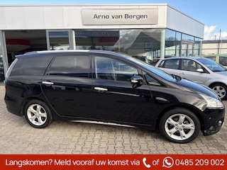 Mitsubishi Grandis 2.4-16V InSport, 7 persoons, climatronic, cruisecontrol, parkeersensor, trekhaak.