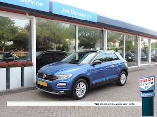 Volkswagen T-Roc 1.5 TSI Style DSG - Camera | DAB | PDC v+a | Alarm | Trekhaak