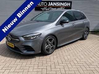 Mercedes-Benz B-klasse 200 Business Solution AMG!! Automaat!! 1600 kg Trekgewicht! | Orig. Ndl auto!! | AMG !! | Lage km stand | Alle opties aanwezig | RIJKLAARPRIJS INCL 12 MAANDEN GARANTIE EN BEURT