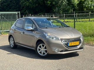 Peugeot 208 1.2 PureTech Style Pack /Navi/Trekhaak/