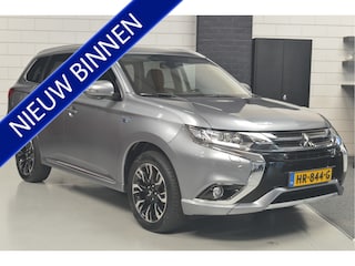 Mitsubishi Outlander 2.0 PHEV Executive Edition // 142.000 km // CLIMA // CRUISE // TREKHAAK // CAMERA // ZATERDAG 30-8 GESLOTEN !!