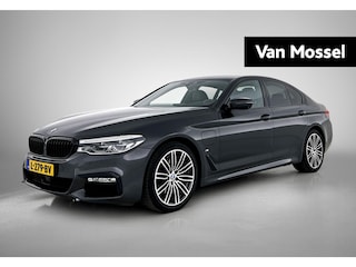 BMW 530e iPerformance M Sport | 340 PK! | Automaat | 360 Camera | Navigatie | Bowers & Wilkins Surround | Soft Close | Zonnescherm | Sfeerverlichting | Adaptieve Cruise Control | Leder | Memory Seats | Heads Up Display | Climate Control | Stoel- Stuurverwarming | Elektrische Achterklep | 664M 19" Lichtmetalen Velgen! |
